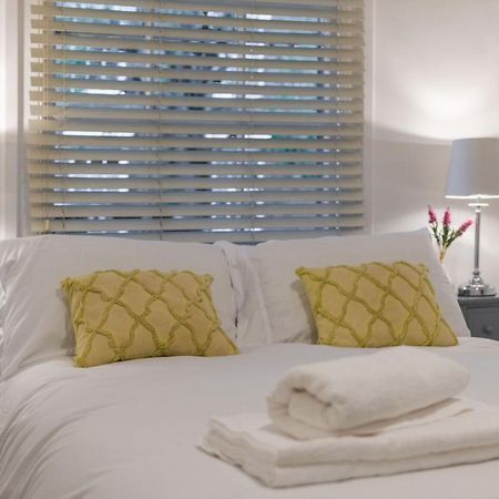 Three-Bedroom Bliss In London Town Kültér fotó