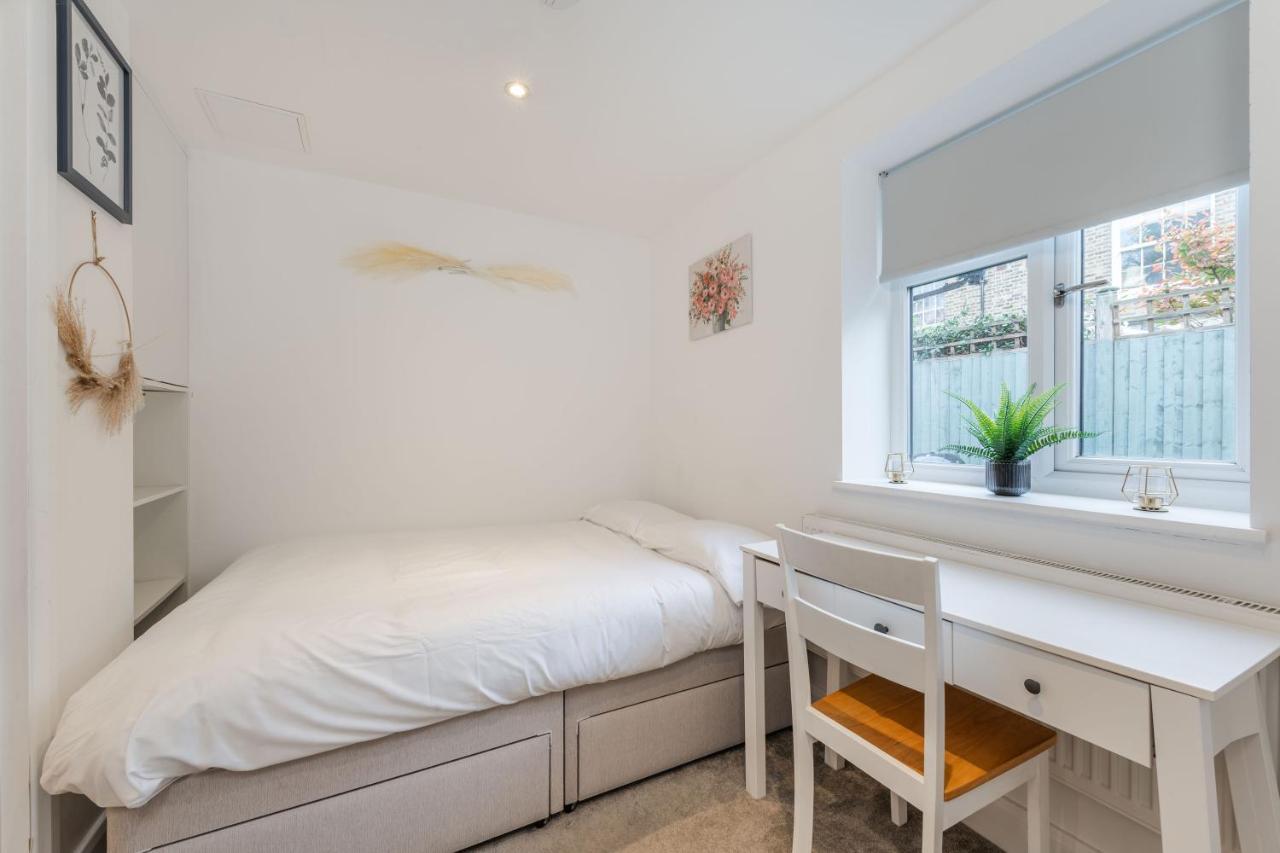 Three-Bedroom Bliss In London Town Kültér fotó