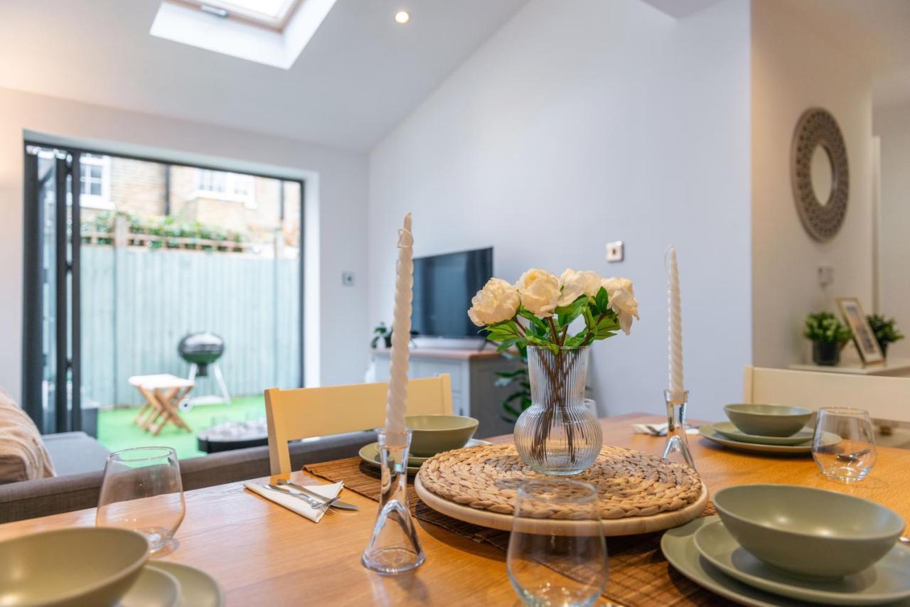 Three-Bedroom Bliss In London Town Kültér fotó