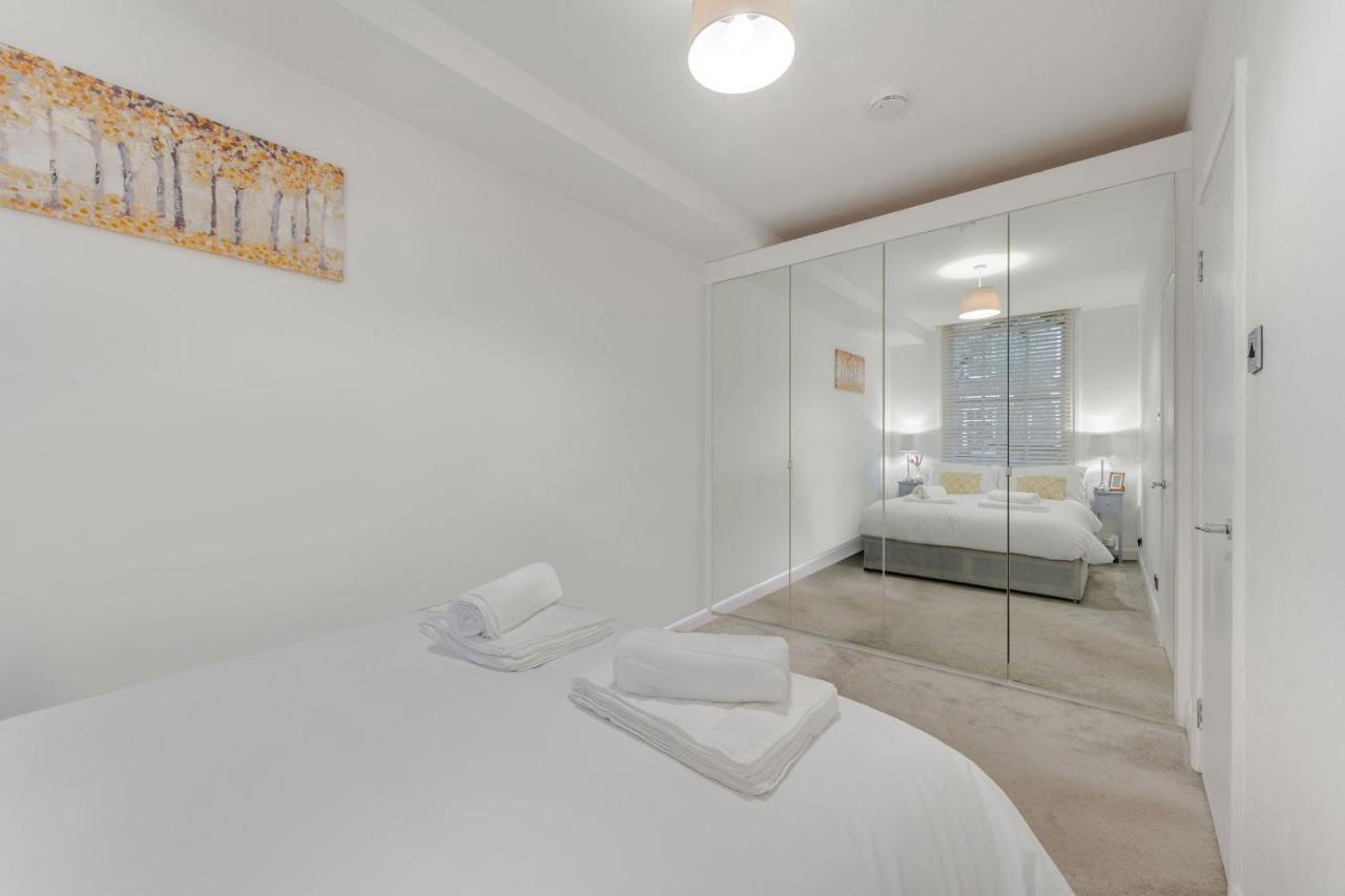 Three-Bedroom Bliss In London Town Kültér fotó