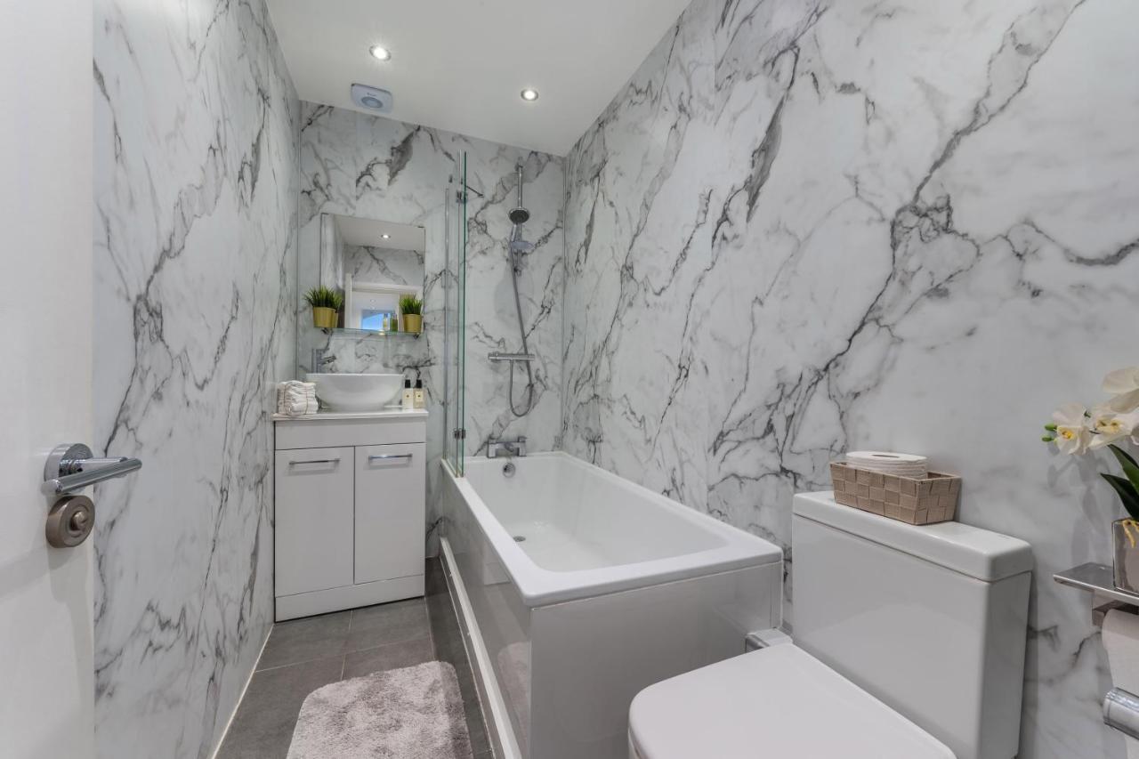 Three-Bedroom Bliss In London Town Kültér fotó