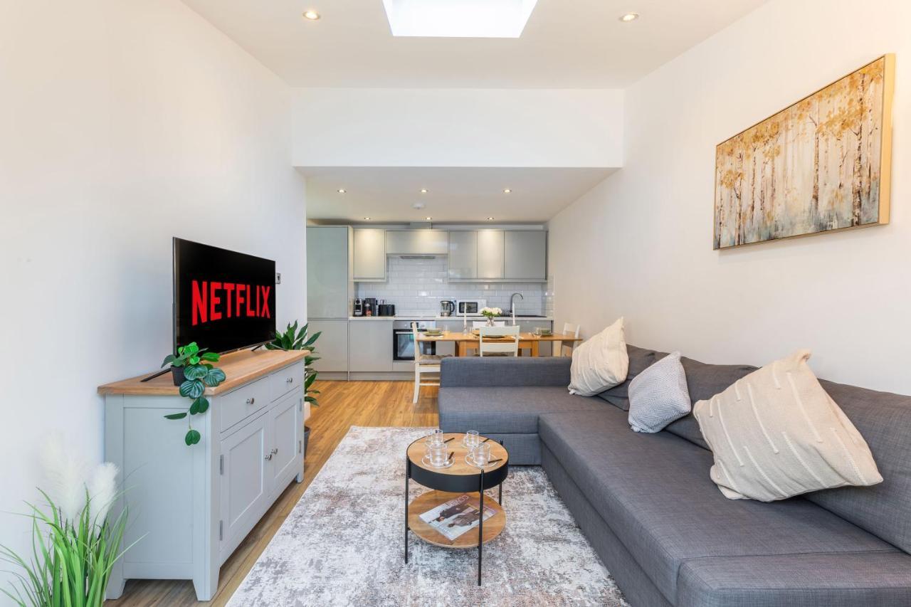 Three-Bedroom Bliss In London Town Kültér fotó