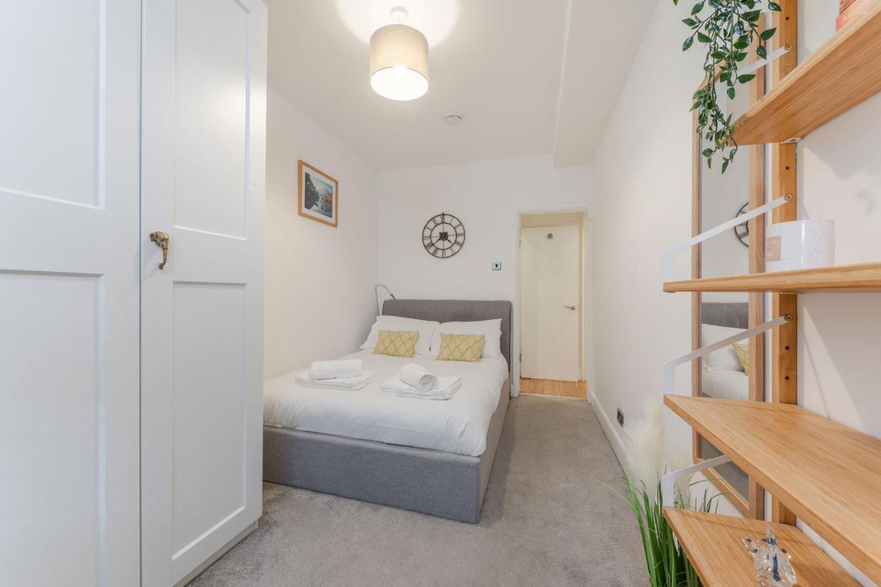 Three-Bedroom Bliss In London Town Kültér fotó