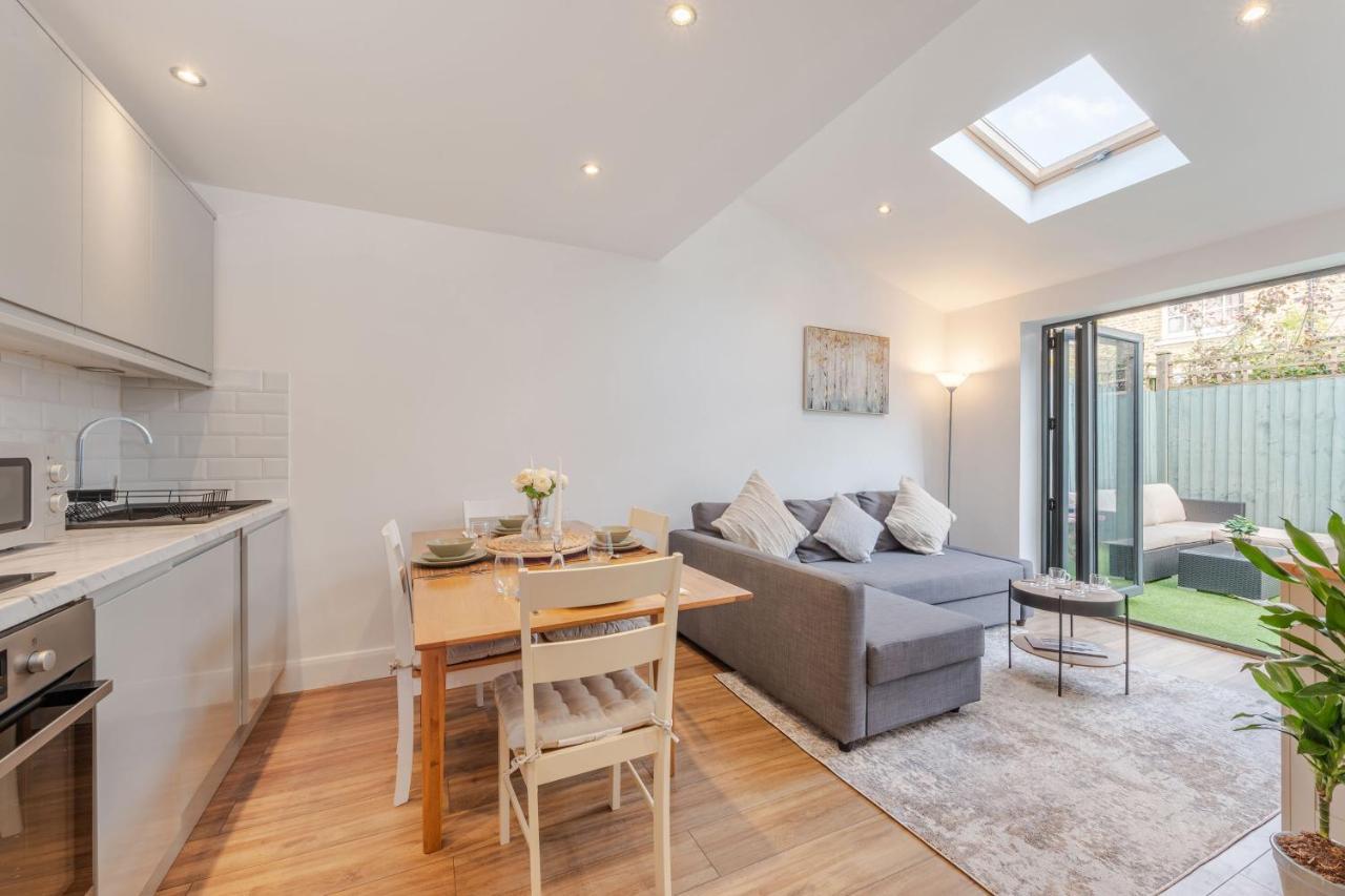 Three-Bedroom Bliss In London Town Kültér fotó