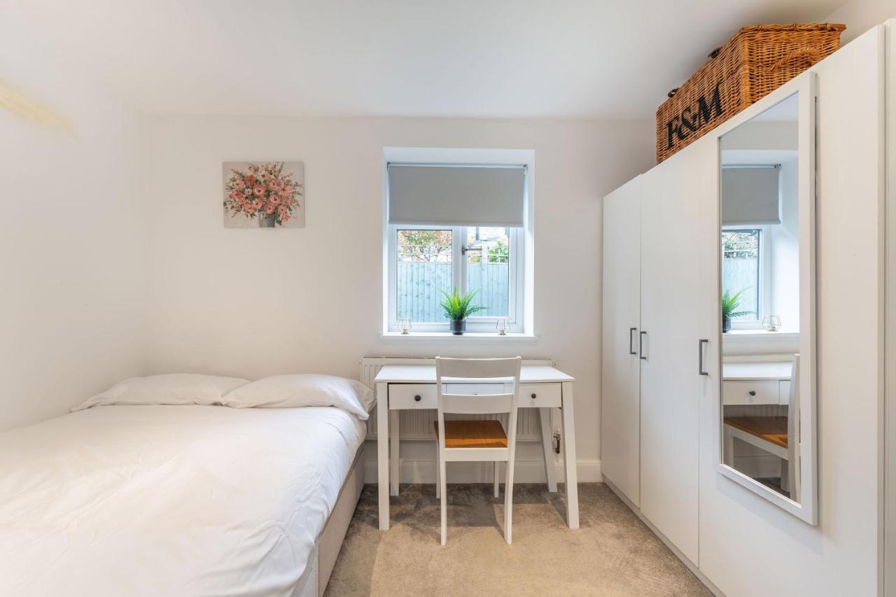 Three-Bedroom Bliss In London Town Kültér fotó